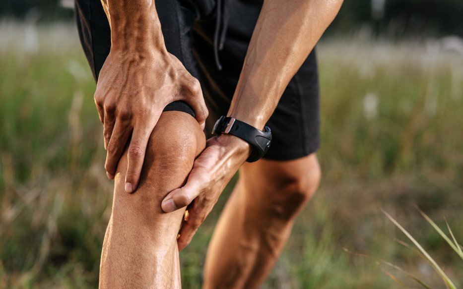 Knee Pain in Adults – Causes, Treatment Options, and Prevention